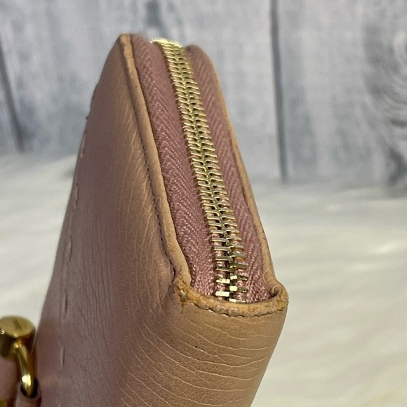 YVES SAINT LAURENT muse leather zip wallet in tan - Picture 7 of 16